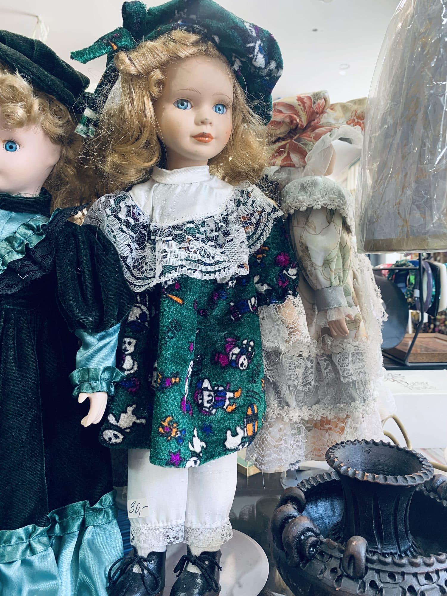 Vintāžas kolekciju lelle, zaļš samta tērps, retro